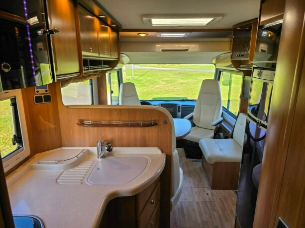 concorde-credo-i735h-diesel-2009-big-64