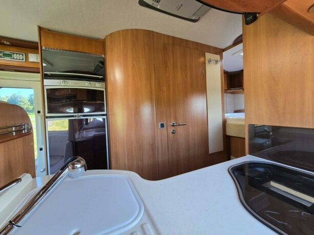 concorde-credo-i735h-diesel-2009-big-38