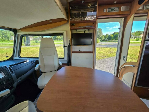 concorde-credo-i735h-diesel-2009-big-27