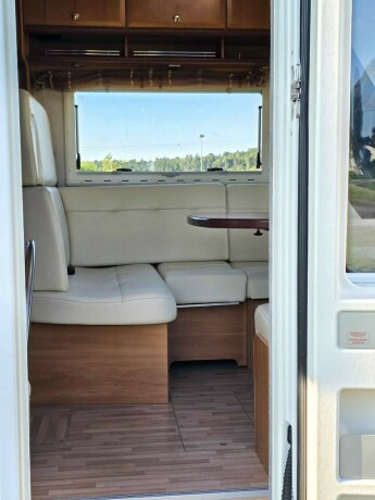 concorde-credo-i735h-diesel-2009-big-23