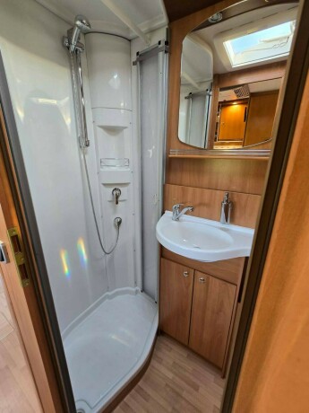 concorde-credo-i735h-diesel-2009-big-71