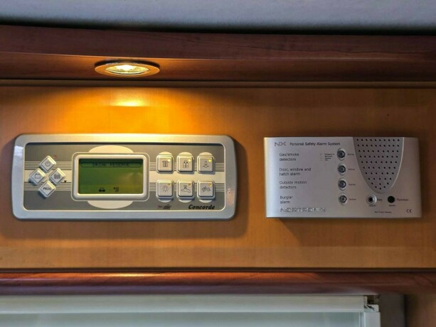 concorde-credo-i735h-diesel-2009-big-44