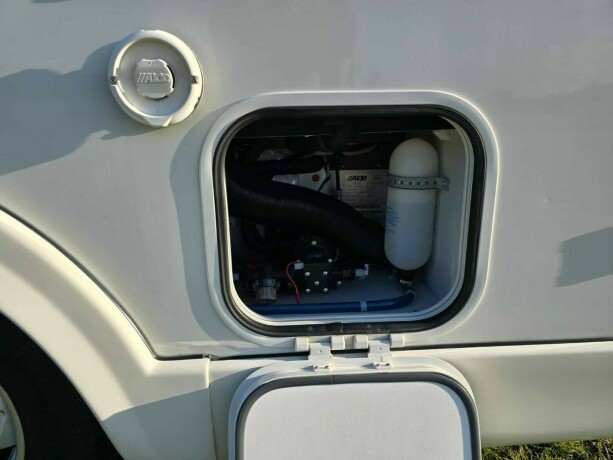 concorde-credo-i735h-diesel-2009-big-101