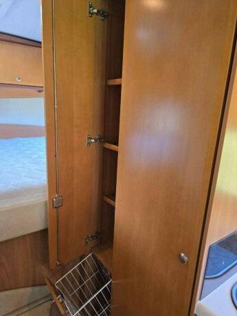 concorde-credo-i735h-diesel-2009-big-86