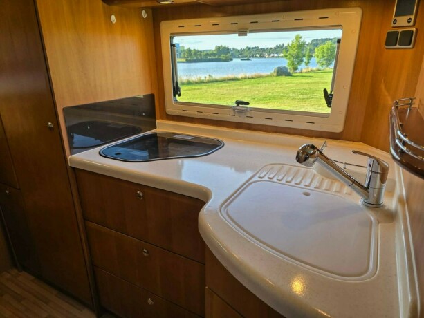 concorde-credo-i735h-diesel-2009-big-46