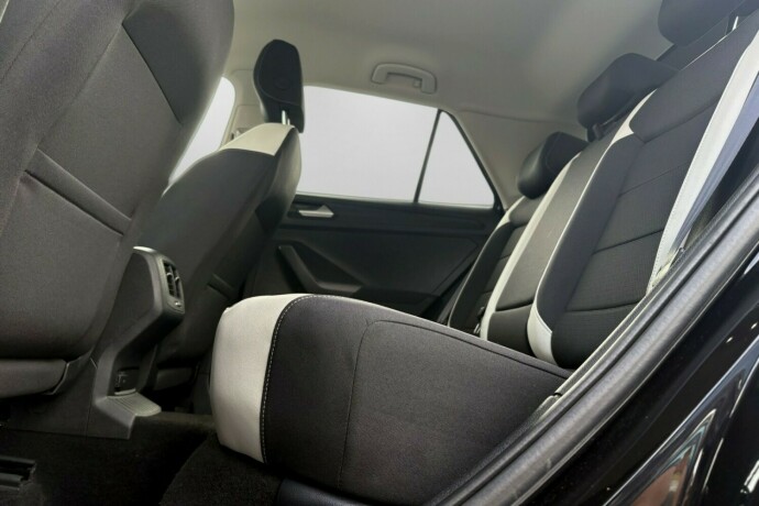 volkswagen-t-roc-bensin-2019-big-34