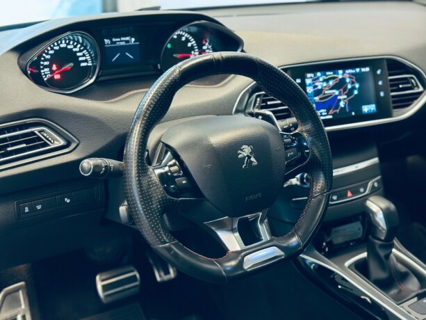 peugeot-308-bensin-2015-big-10