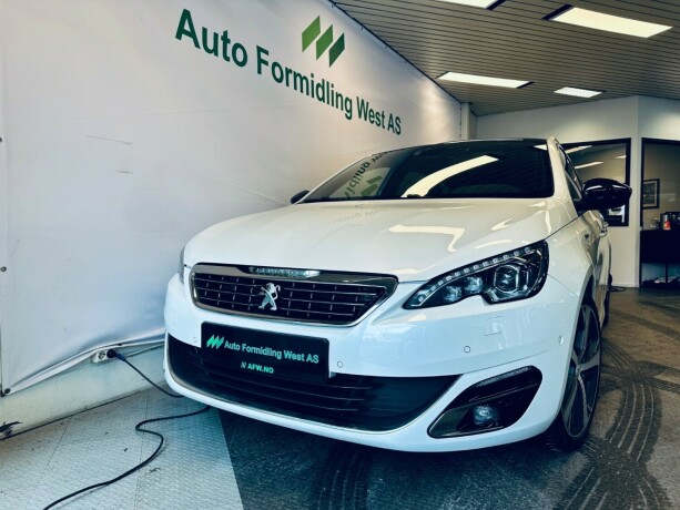peugeot-308-bensin-2015-big-2