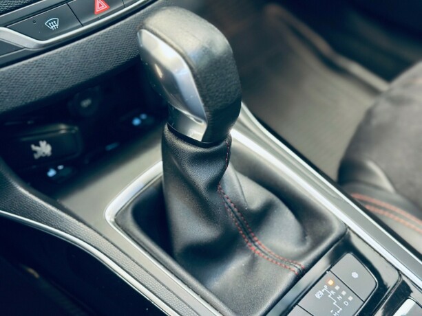 peugeot-308-bensin-2015-big-23