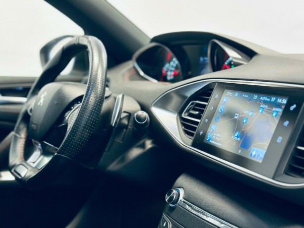 peugeot-308-bensin-2015-big-14