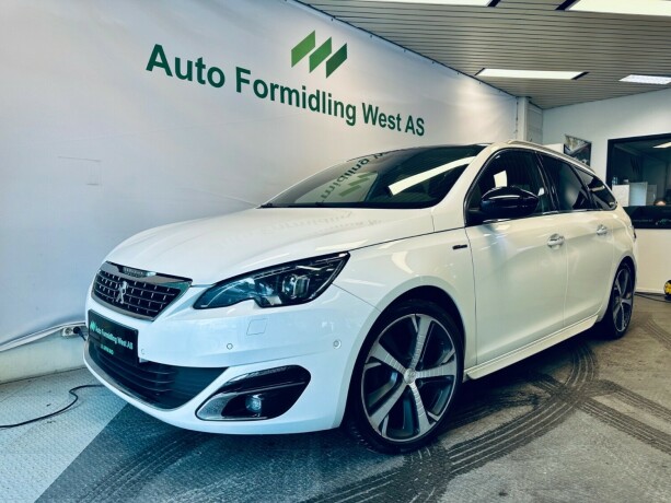 peugeot-308-bensin-2015-big-1