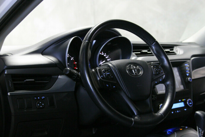 toyota-avensis-bensin-2015-big-15