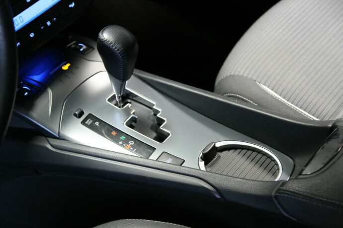 toyota-avensis-bensin-2015-big-11