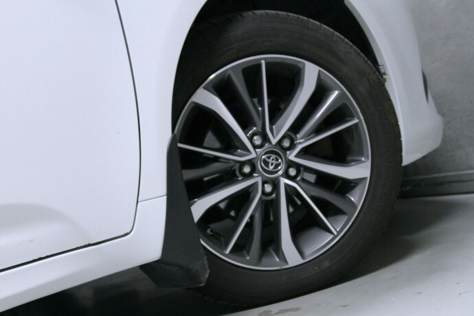 toyota-avensis-bensin-2015-big-23