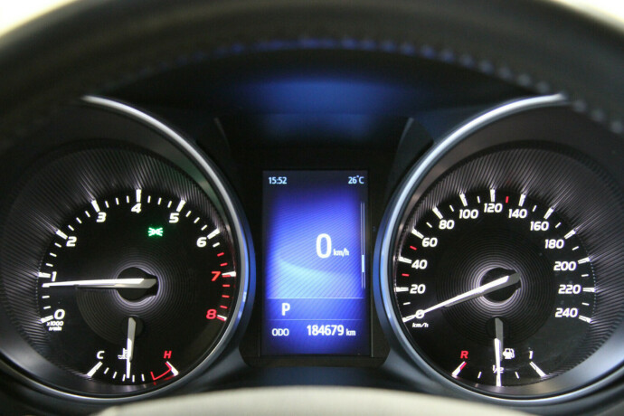 toyota-avensis-bensin-2015-big-14