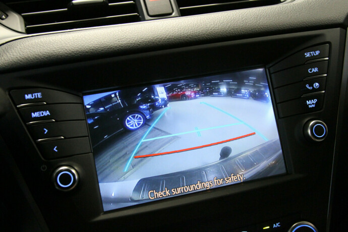 toyota-avensis-bensin-2015-big-9