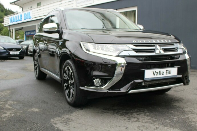mitsubishi-outlander-elektrisitetbensin-2016-big-0