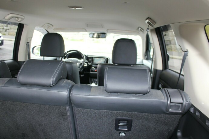 mitsubishi-outlander-elektrisitetbensin-2016-big-8