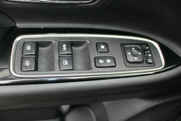 mitsubishi-outlander-elektrisitetbensin-2016-big-11