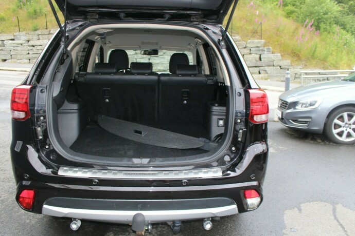mitsubishi-outlander-elektrisitetbensin-2016-big-7
