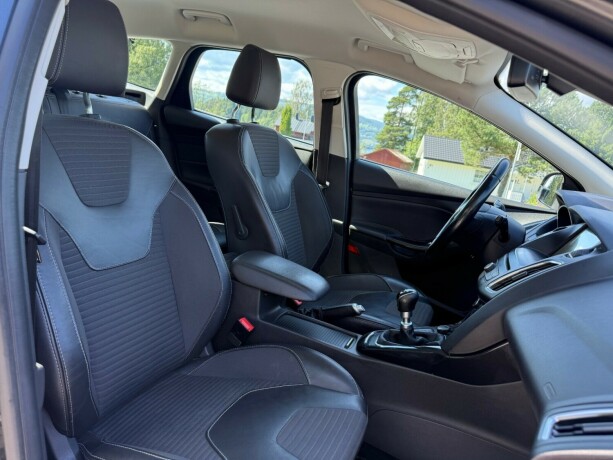 ford-focus-bensin-2017-big-15