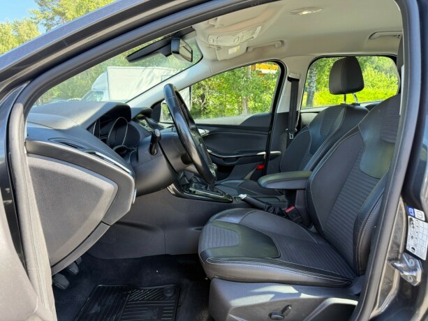 ford-focus-bensin-2017-big-22