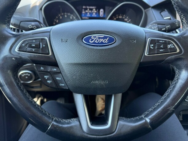 ford-focus-bensin-2017-big-9