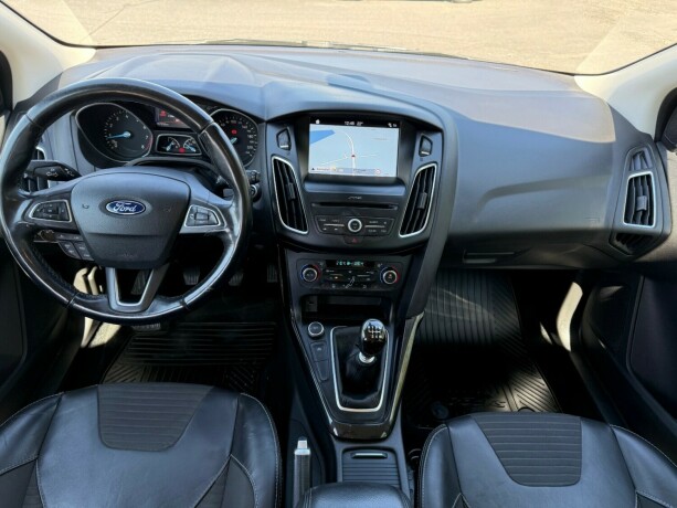 ford-focus-bensin-2017-big-8