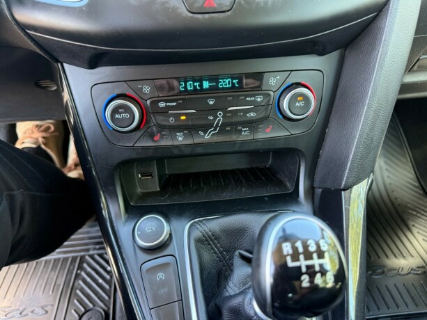 ford-focus-bensin-2017-big-13