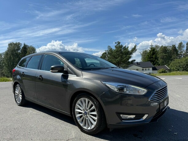 ford-focus-bensin-2017-big-6