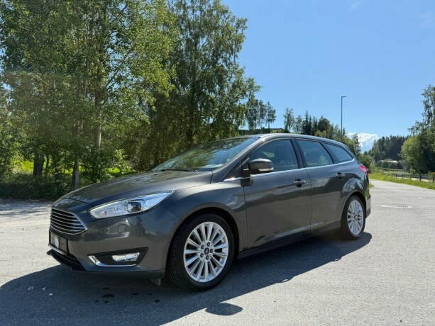 ford-focus-bensin-2017-big-0