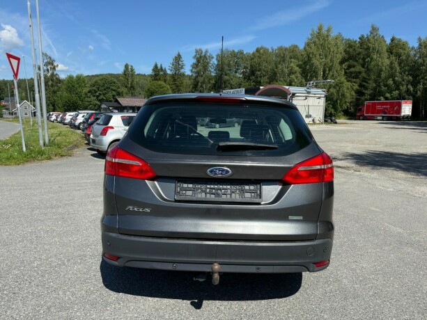 ford-focus-bensin-2017-big-3