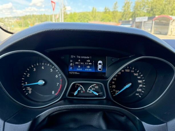 ford-focus-bensin-2017-big-10