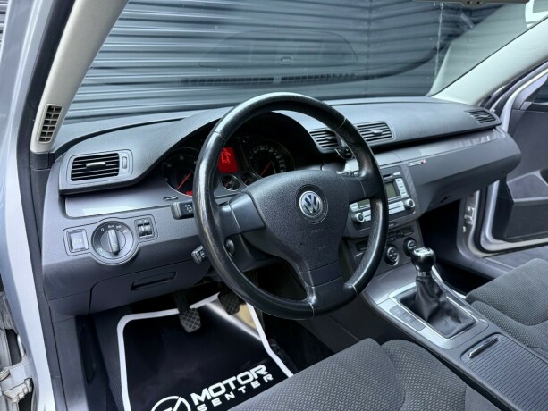 volkswagen-passat-diesel-2008-big-10