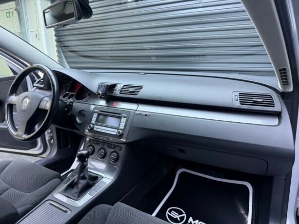 volkswagen-passat-diesel-2008-big-9