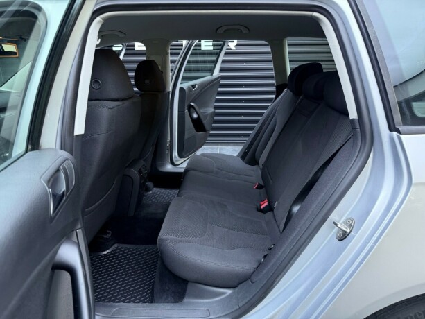 volkswagen-passat-diesel-2008-big-21