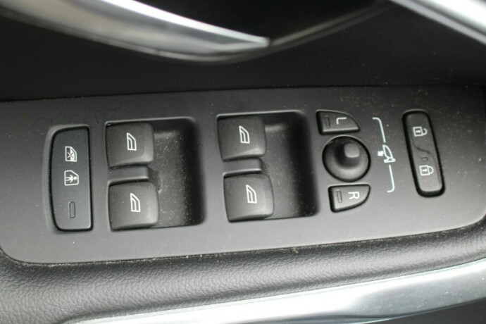 volvo-v40-diesel-2013-big-7