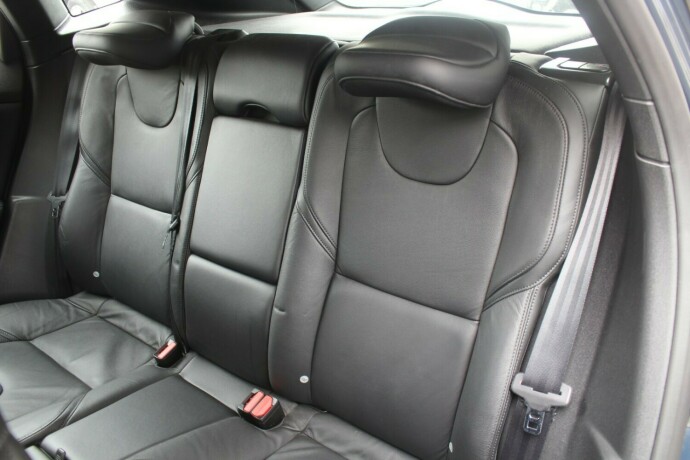 volvo-v40-diesel-2013-big-5