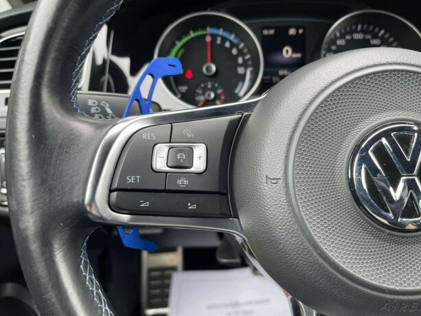 volkswagen-golf-elektrisitetbensin-2019-big-15