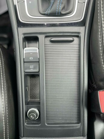 volkswagen-golf-elektrisitetbensin-2019-big-23
