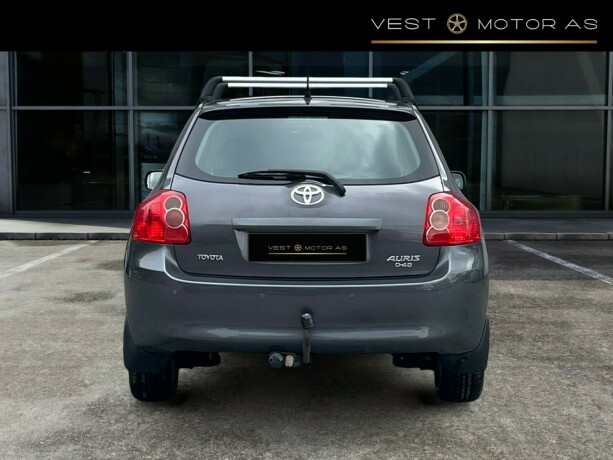 toyota-auris-diesel-2007-big-5