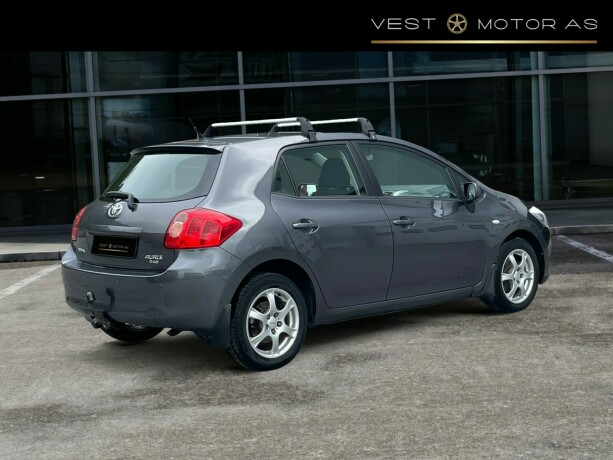 toyota-auris-diesel-2007-big-7