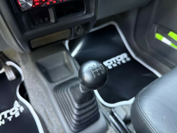 suzuki-jimny-bensin-2001-big-15