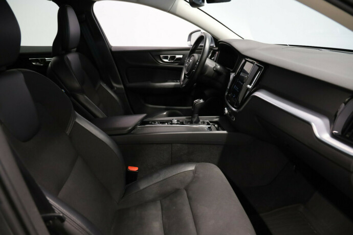 volvo-v60-diesel-2019-big-9