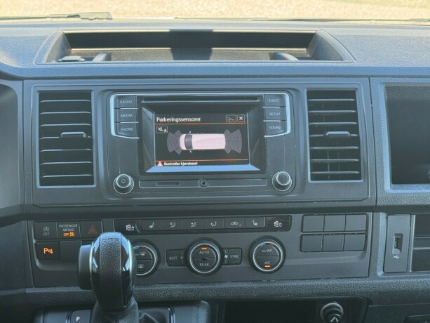 volkswagen-caravelle-diesel-2019-big-11