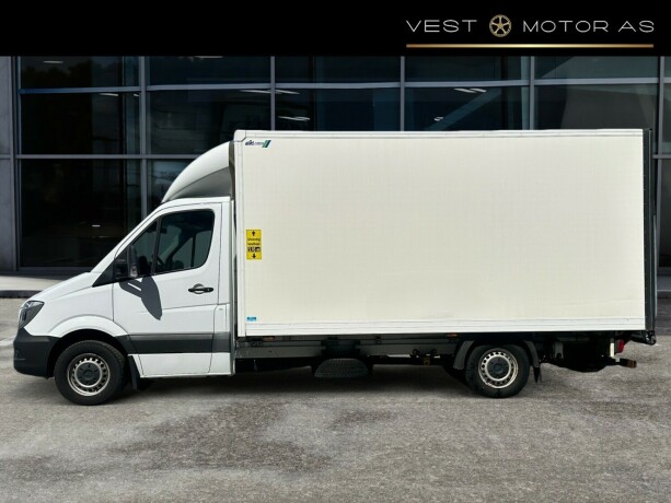 mercedes-benz-sprinter-diesel-2017-big-3