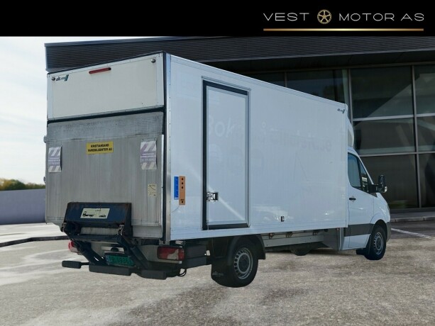 mercedes-benz-sprinter-diesel-2017-big-6