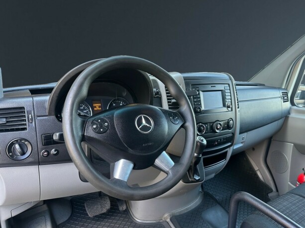 mercedes-benz-sprinter-diesel-2017-big-8