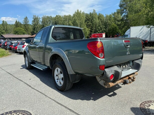 mitsubishi-l200-diesel-2010-big-2