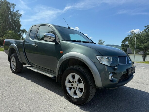 mitsubishi-l200-diesel-2010-big-8